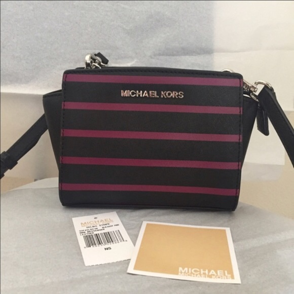 KORS Michael Kors Handbags - Only used twice.. it’s clean and no scratches.